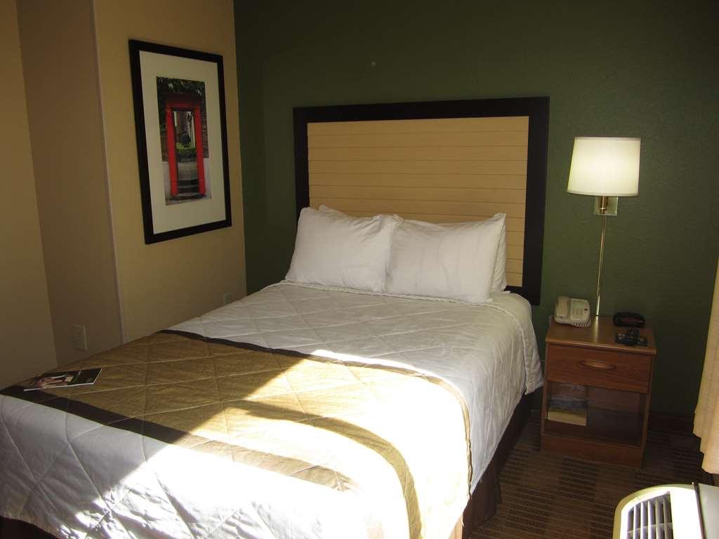 Extended Stay America Suites - Cincinnati - Blue Ash - Kenwood Road Room photo